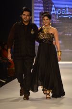 Sunny Leone sizzles for Apala Jewels at IIJW Day 1 in Grand Hyatt, Mumbai on 14th July 2014